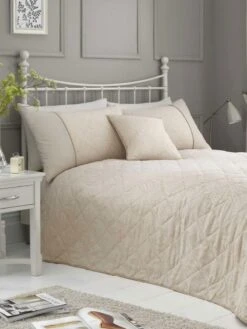 Fearne Jacquard Bedspread