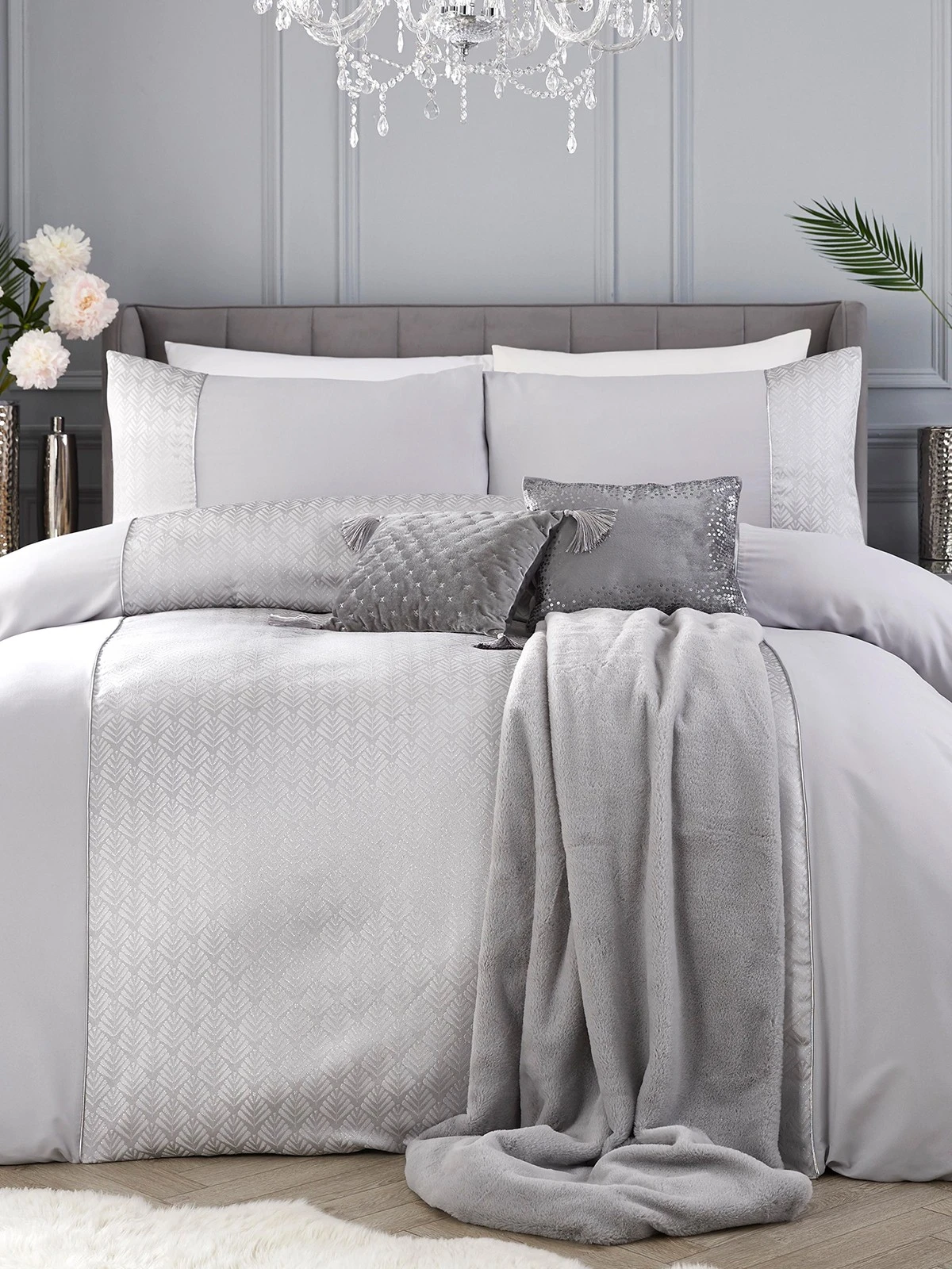 By Caprice Home Lana - Glitter Jacquard Duvet Cover Set Silver 3 By Caprice Home Lana - Glitter Jacquard Duvet Cover Set Silver