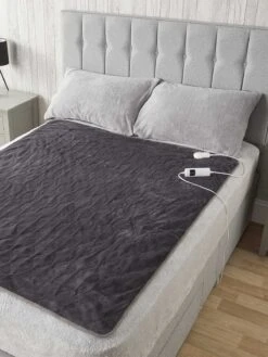 Huggleland Supersoft Fleece Heated Throw