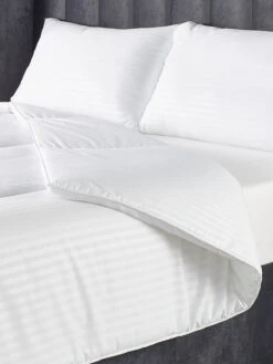 EMBOSSED STRIPE 13.5TOG DUVET