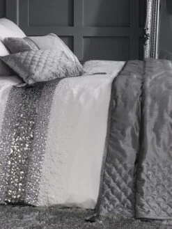By Caprice Home Loren - Velvet Bedspread Silver