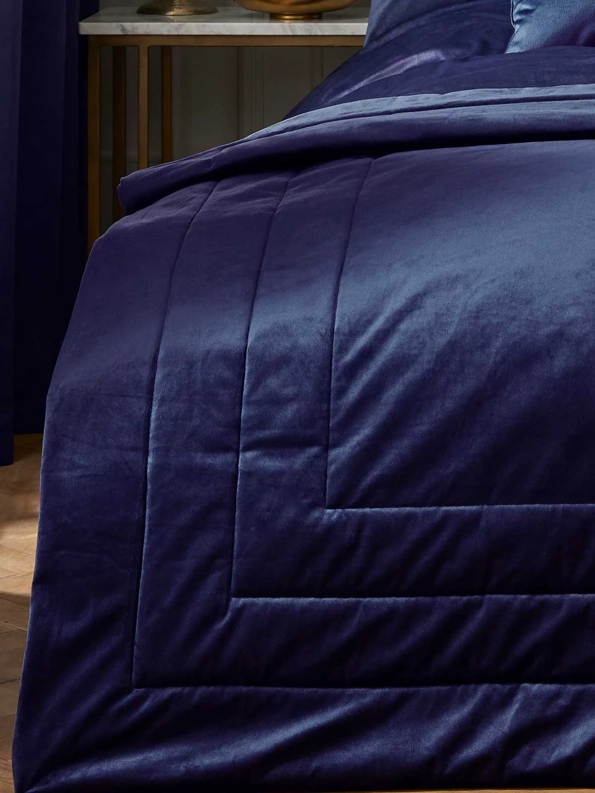 Laurence Llewelyn-Bowen Chic - Velvet Bedspread Navy 3 Laurence Llewelyn-Bowen Chic - Velvet Bedspread Navy